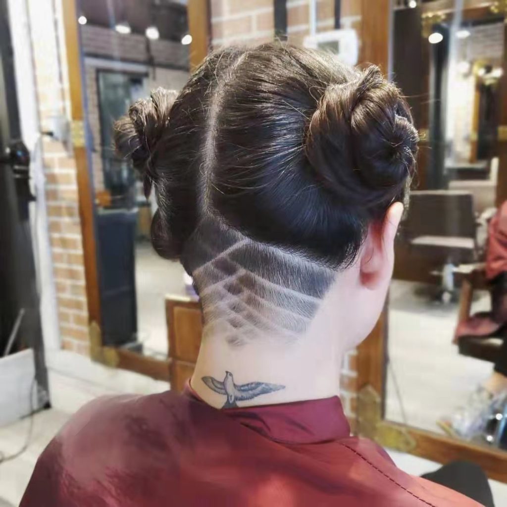 Girl's undercut